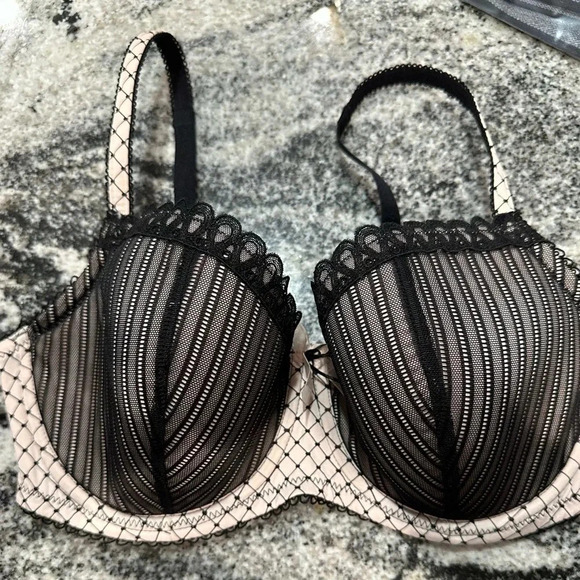 B. Tempted Other - B.tempted lightly lined bra